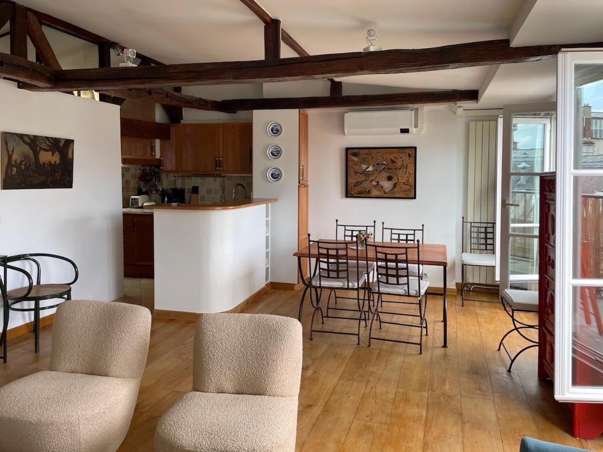 Odeon 1 Bedroom, Ac, Lift, Terrace, Garage Parijs