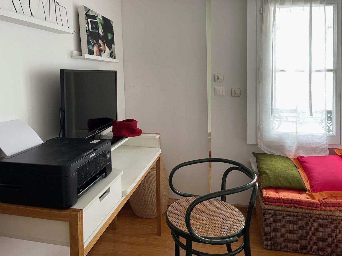 Odeon 1 Bedroom, Ac, Lift, Terrace, Garage Appartement Parijs